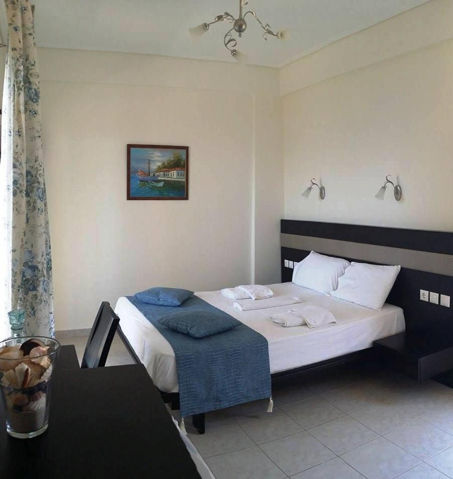 Voula Resort Elafonissos Oda fotoğraf